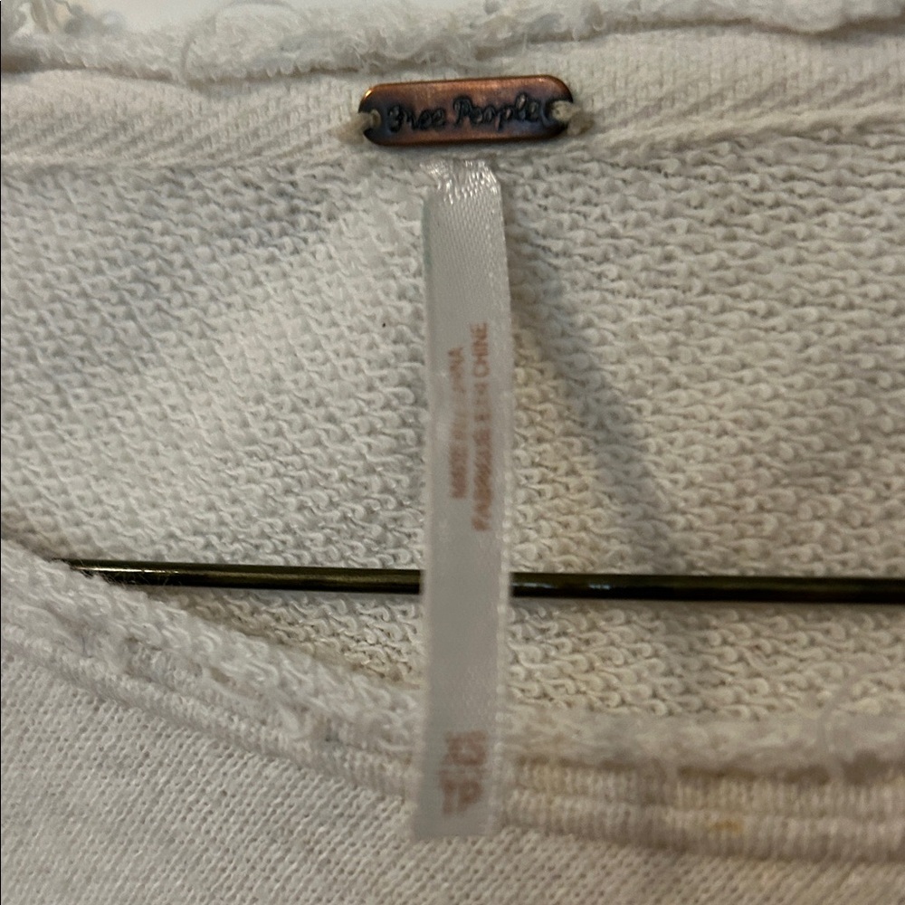 Free People Oatmeal oversized Sweatshirt with raw edges size xs - Picture 2 of 6